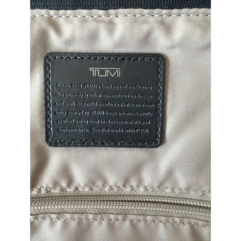 Tumi eastern zip